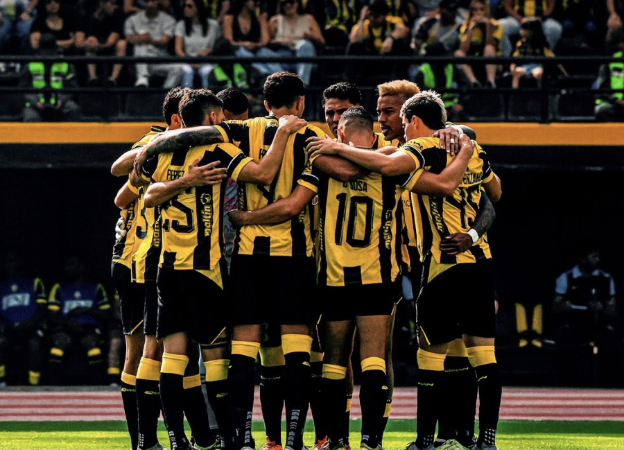 Goleiro Camargo brilha, defende pênalti e marca gol decisivo para o Táchira na Pré-Libertadores 