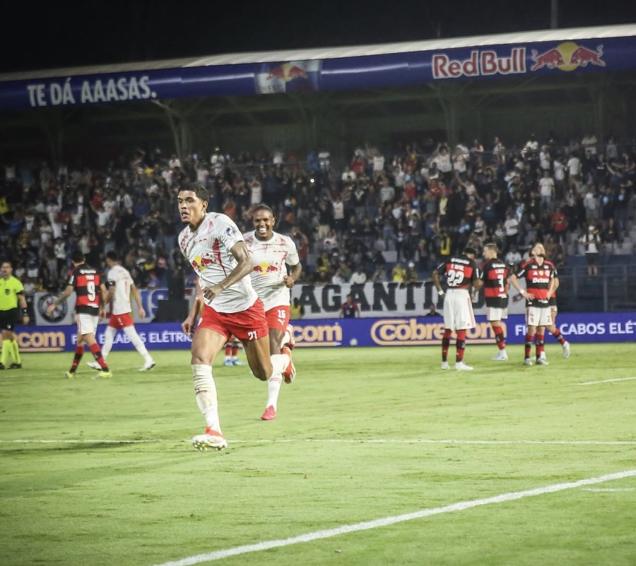 Bragantino atropela o Flamengo e respira no brasileirão