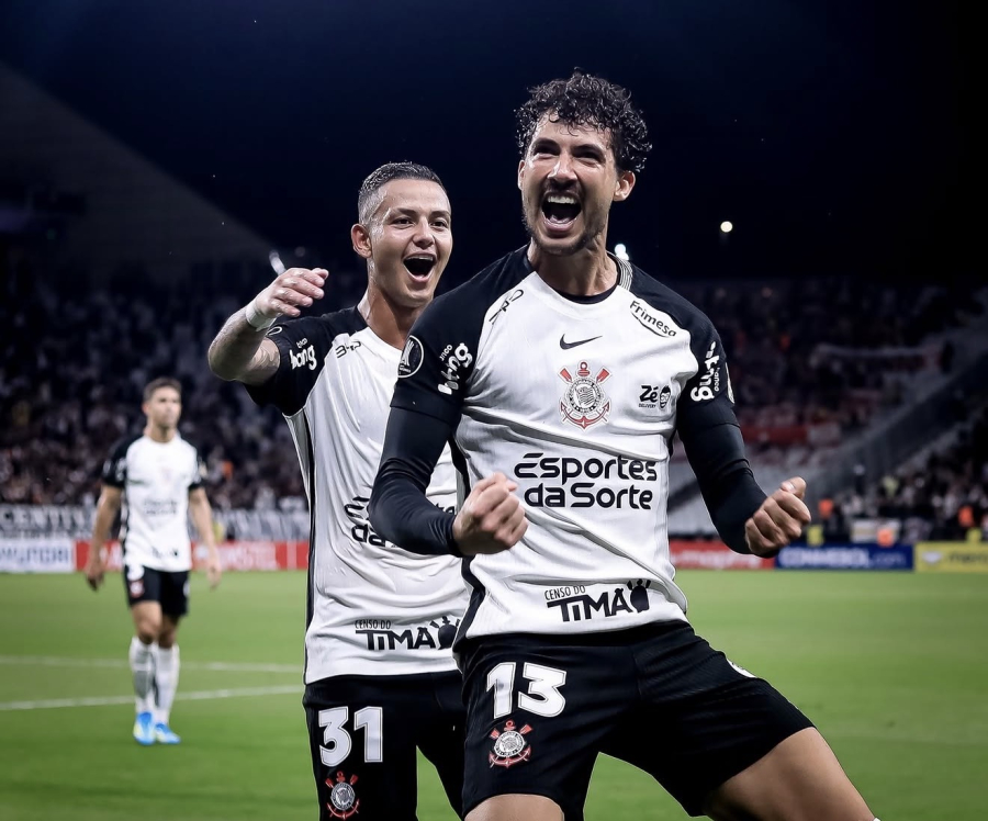 Corinthians vence Santa Fe, quebra jejum em casa e dispara na liderança do grupo