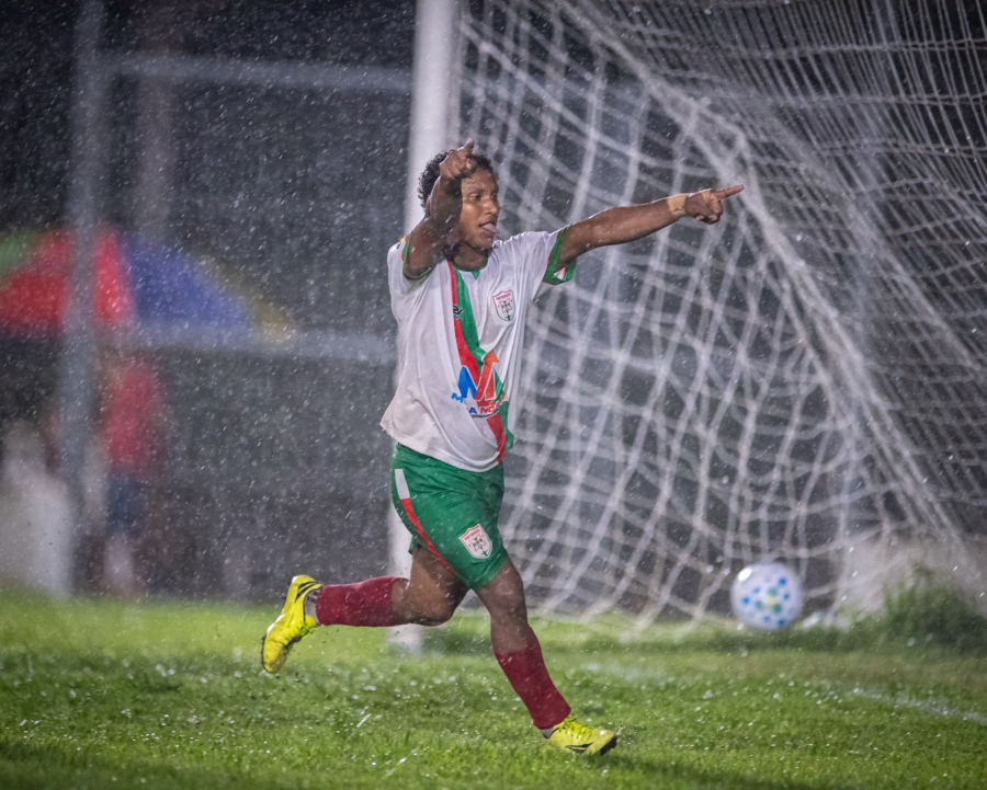 Portuguesa-AP reage sob chuva, arranca empate e mantém Tiradentes na liderança