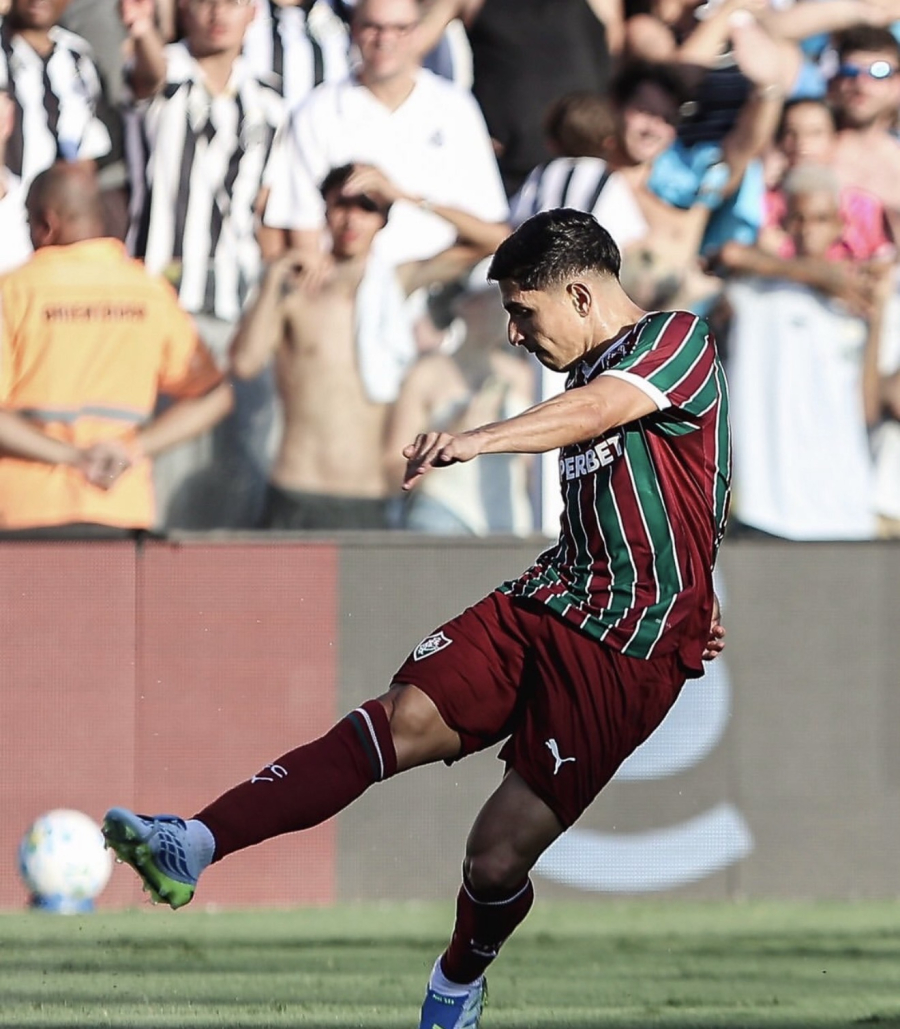 Fluminense reage fora de casa, vira sobre o Santos e encerra jejum de vitórias