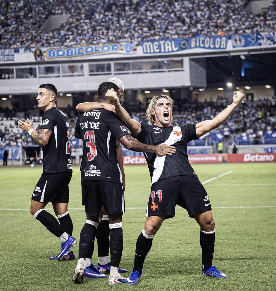 Vasco reage após início instável, vence o Paysandu e abre vantagem na Copa do Brasil