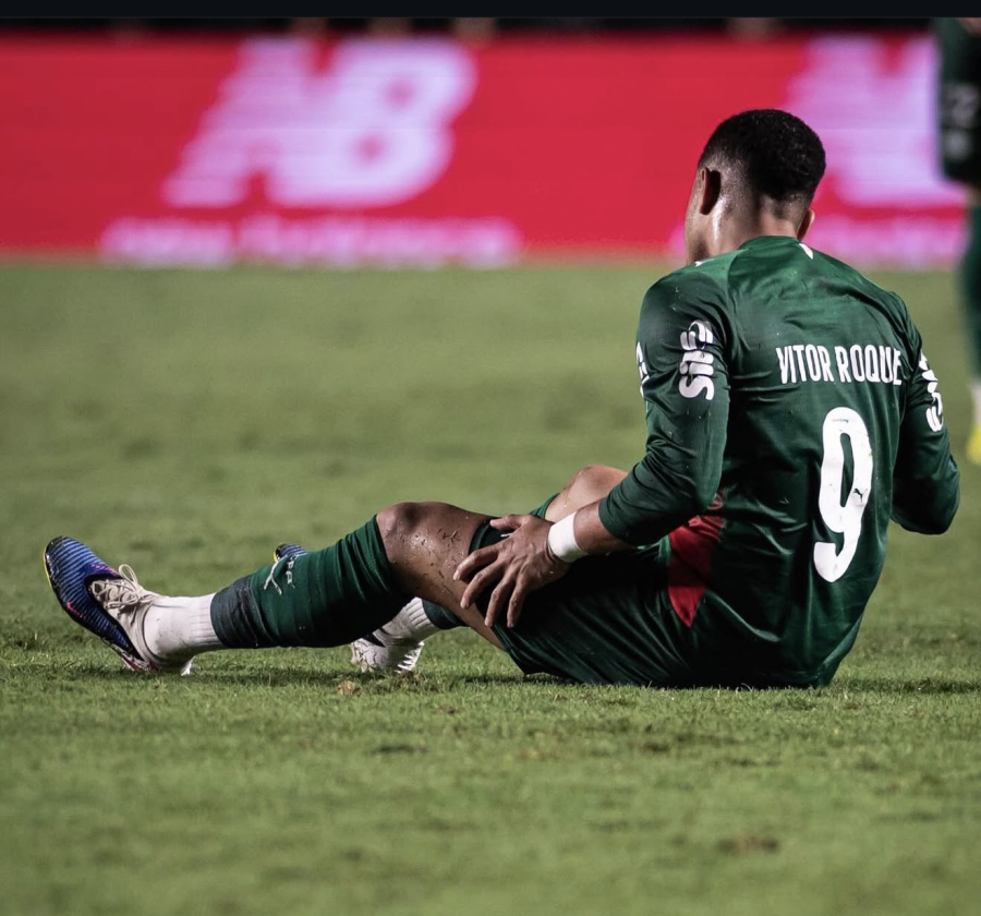 Lesão de Vitor Roque agrava crise e tira atacante do radar da Copa do Mundo