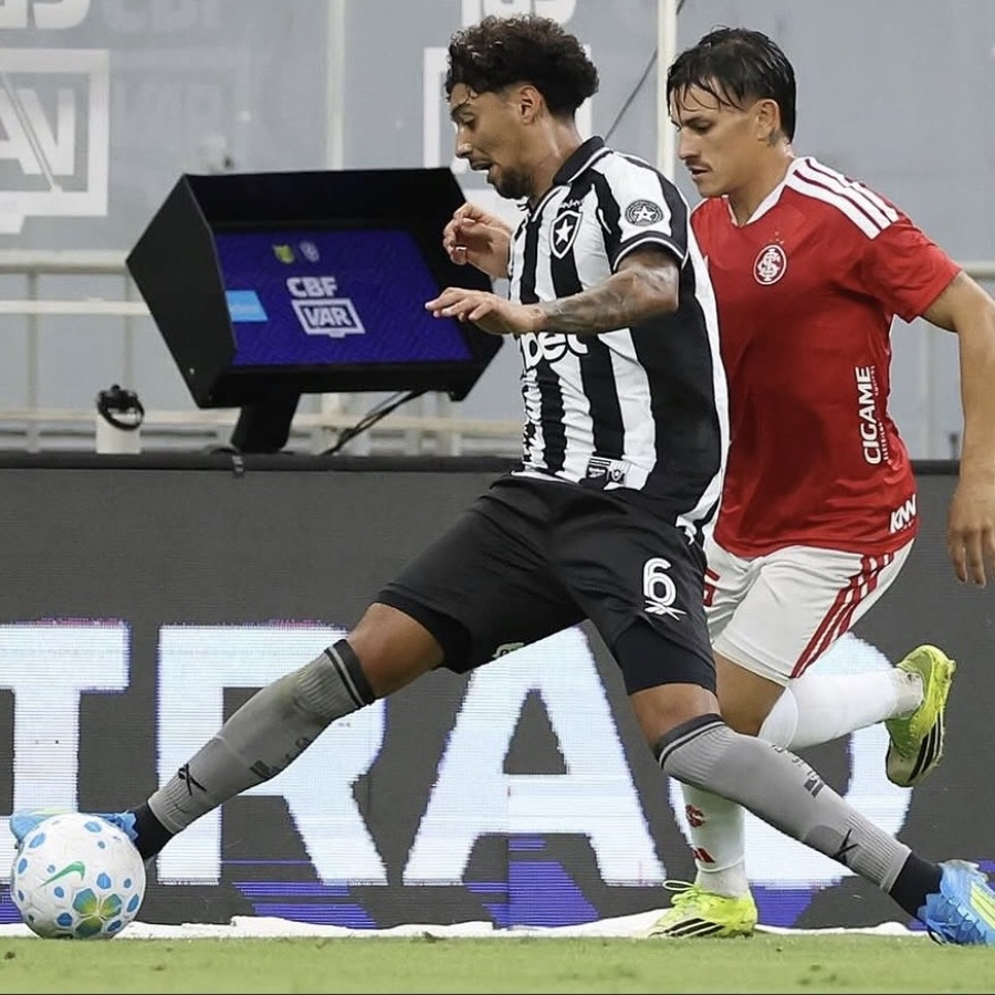 Botafogo e Internacional empatam em jogo de dois tempos no Mané Garrincha