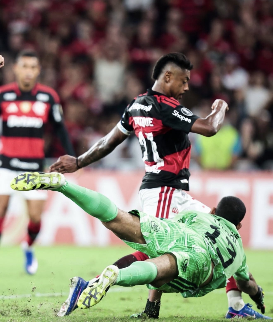 Flamengo transforma vaias em aplausos e goleia o Cusco no Maracanã