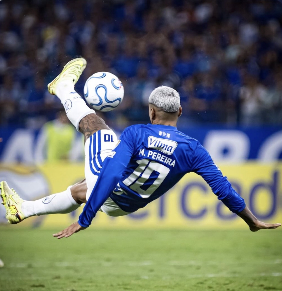 Cruzeiro atropela no Mineirão e garante vaga nas oitavas da Libertadores