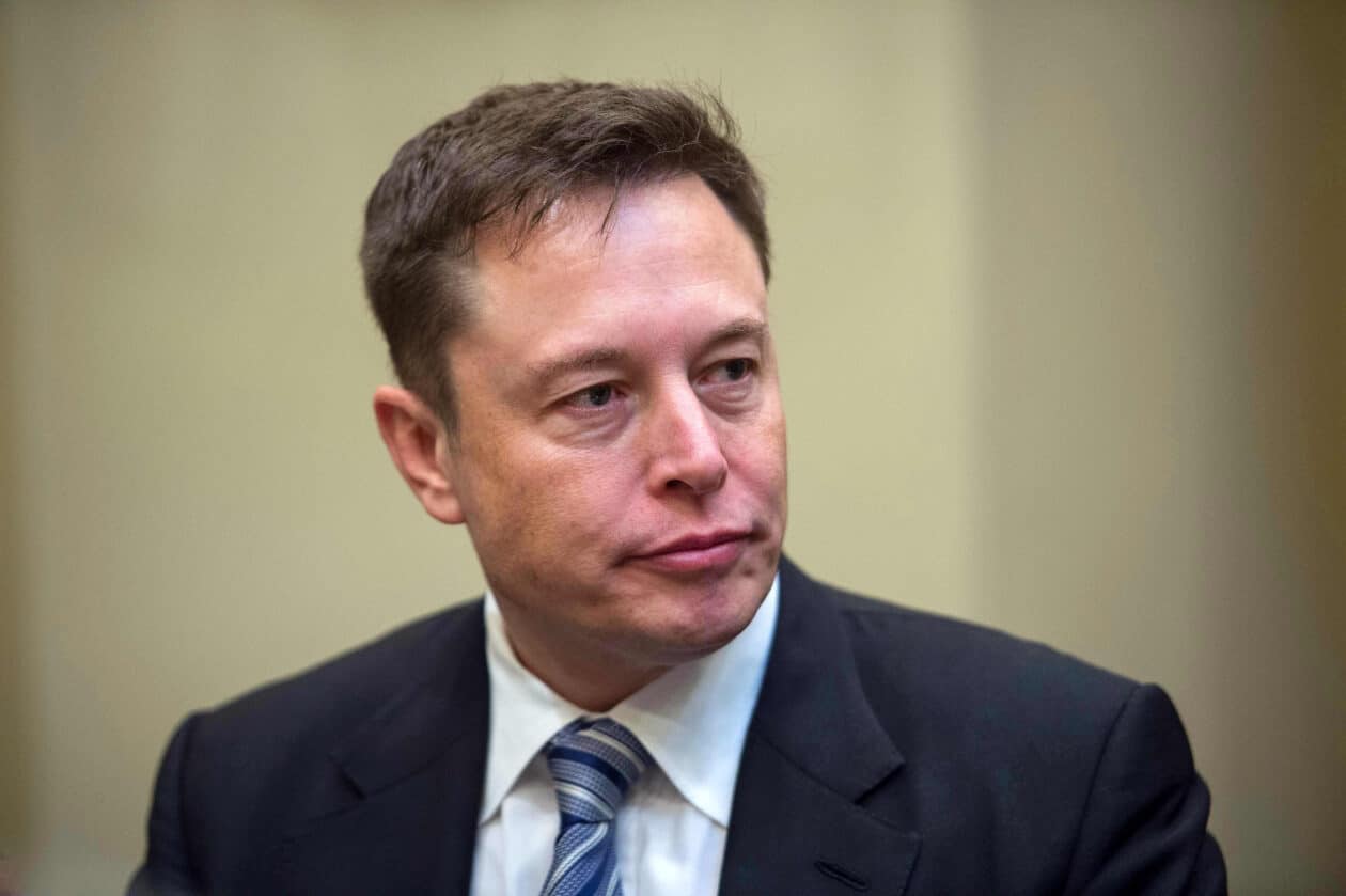 Elon Musk terá de fornecer emails da Tesla e SpaceX em ação contra Apple e OpenAI