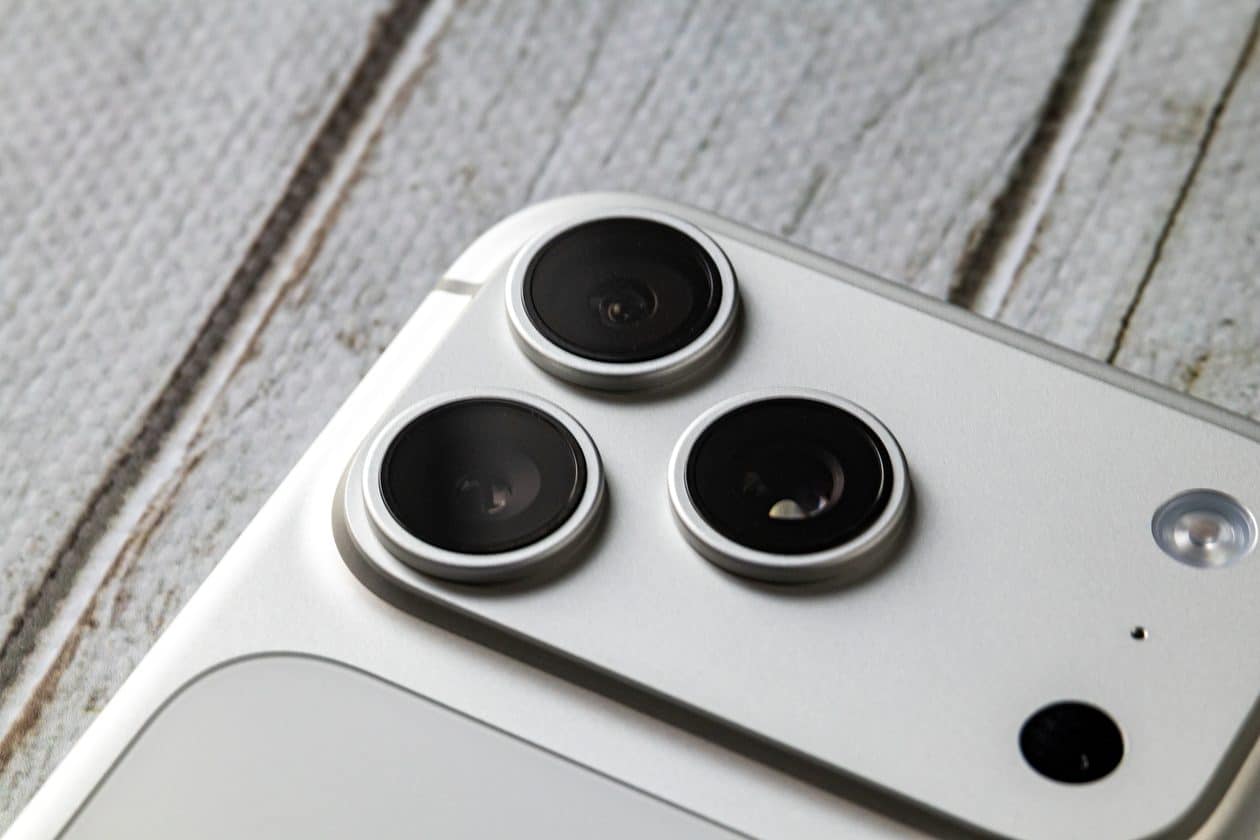 Apple patenteia uso de óleo mineral nas câmeras de iPhones