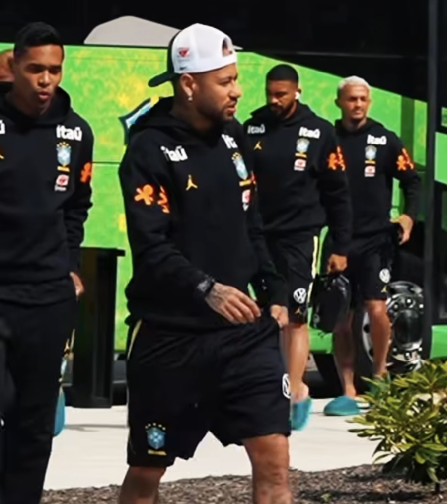 Neymar é vetado de amistoso contra o Egito e segue tratamento nos Estados Unidos