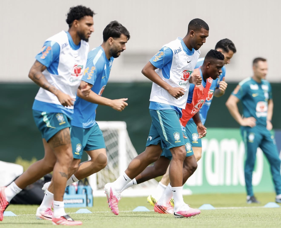 Ancelotti mantém base da equipe e intensifica preparação para estreia do Brasil na Copa