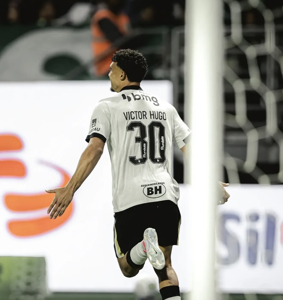 Atlético-MG bate o Palmeiras e encerra invencibilidade do líder em casa