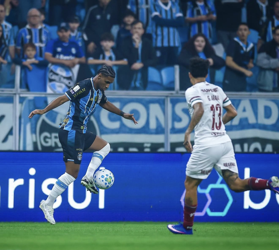Grêmio busca empate com estreante e segura Fluminense na Arena