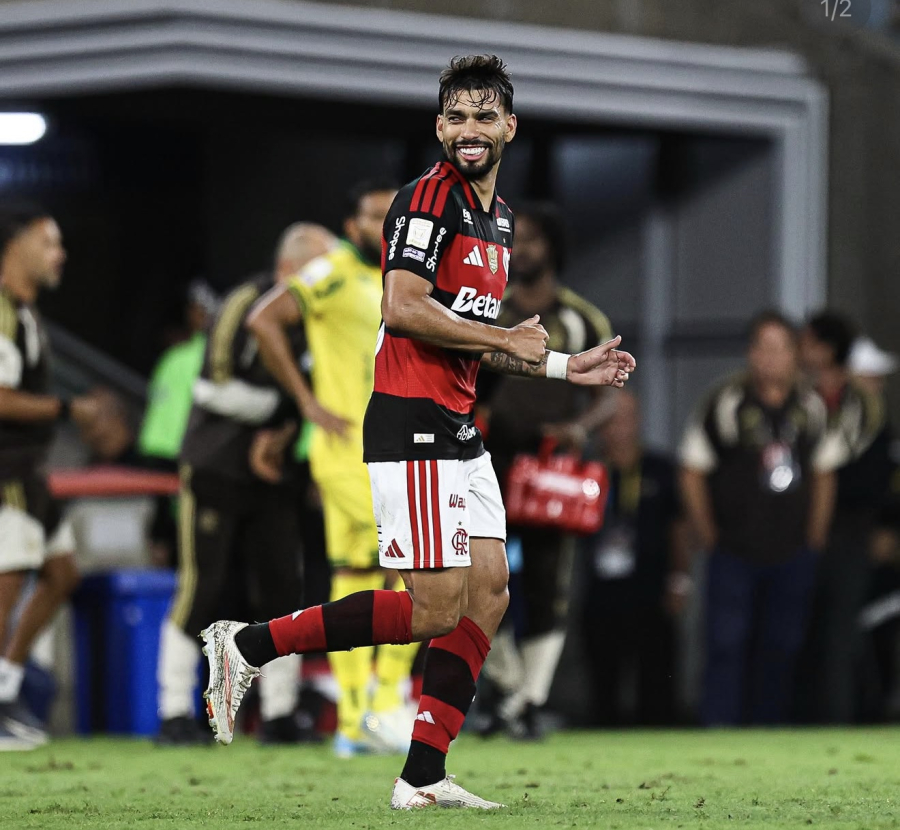 Flamengo vence o Mirassol no Maracanã e encosta no líder Palmeiras