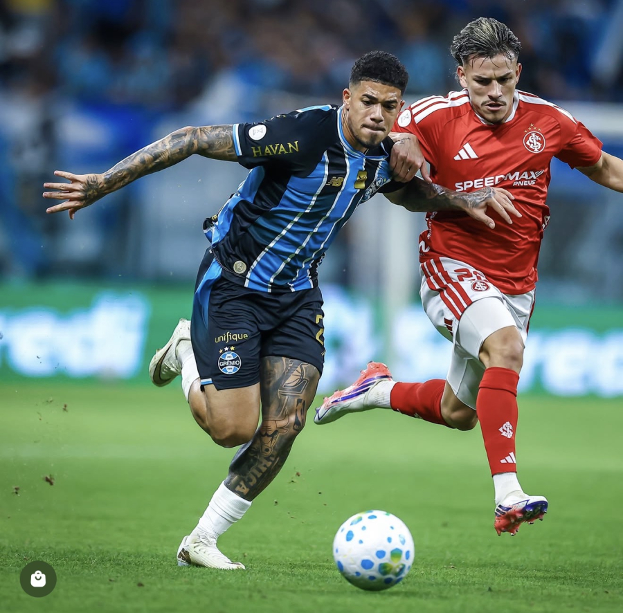 Grêmio atropela o Inter, faz história na Arena e avança à semifinal da Copa do Brasil