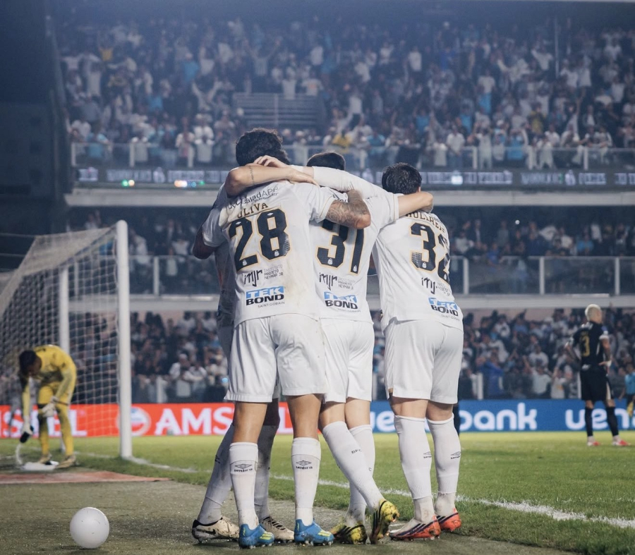 Santos vence Atlético-MG na Vila e fica perto da semifinal da Sul-Americana